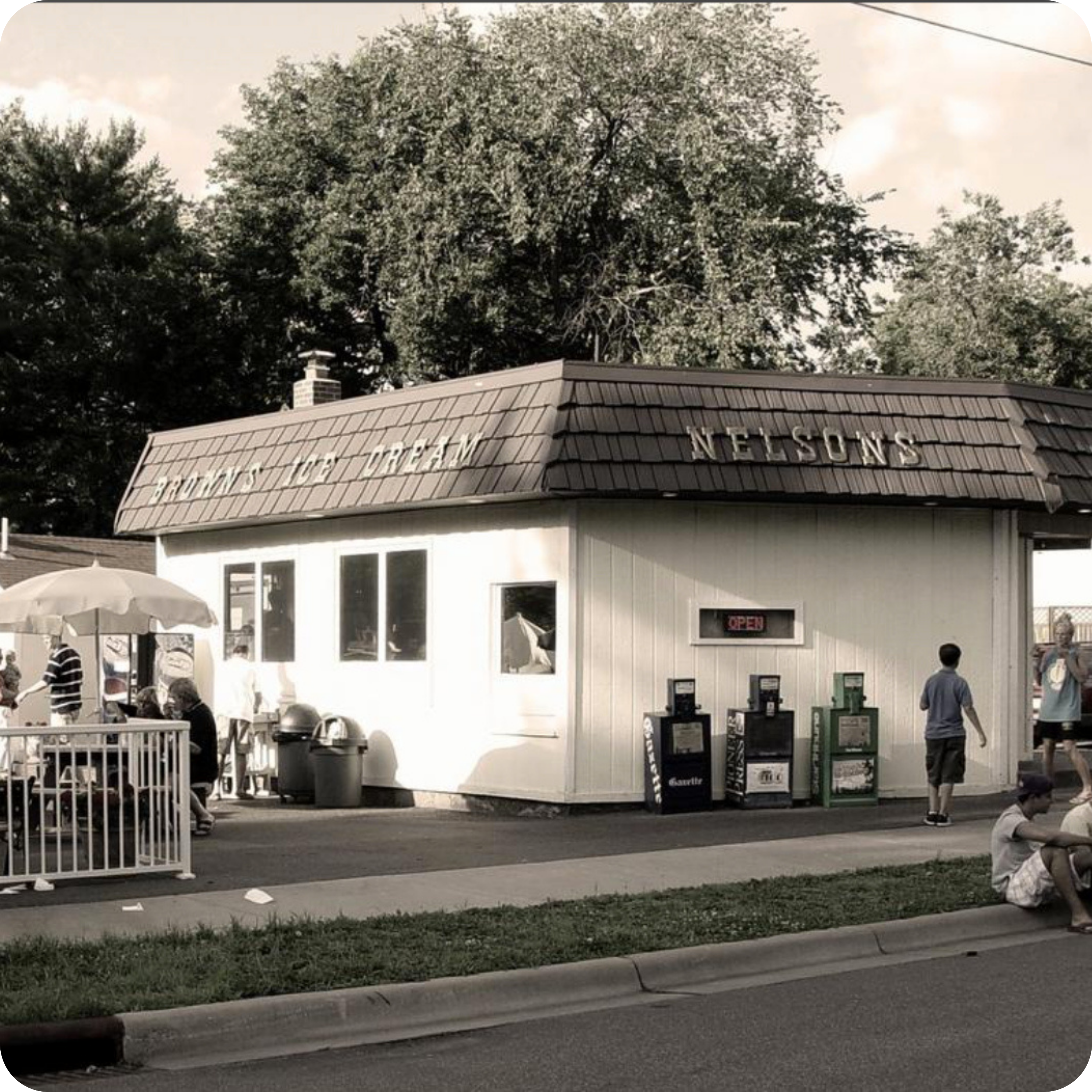 A vintage ice cream stand named 